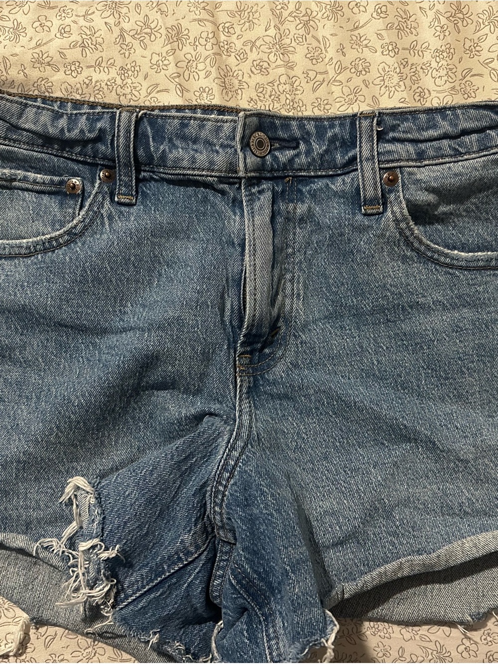 ABERCROMBIE AND FITCH Midrise A-line short